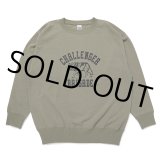 CHALLENGER/WOLF COLLEGE C/N SWEAT（KHAKI）［クルーネックスウェット-24秋冬］