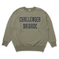 CHALLENGER/COLLEGE LOGO C/N SWEAT（KHAKI）［クルーネックスウェット-24秋冬］