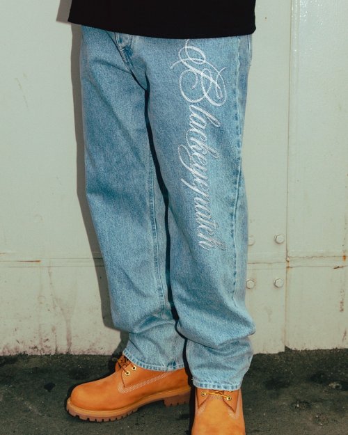 他の写真3: BlackEyePatch/CHAIN STITCHED SCRIPT LOGO BAGGY JEANS（LIGHT BLUE）