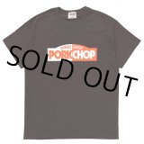 PORKCHOP/24 BLOCK LOGO TEE（BROWN）［プリントT-24春夏］