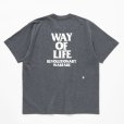 画像2: RATS/BOX LOGO WAY OF LIFE TEE（CHARCOAL）［プリントT-24秋冬］ (2)