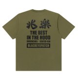 BlackEyePatch/CHORAKU IN THE HOOD TEE（OLIVE）