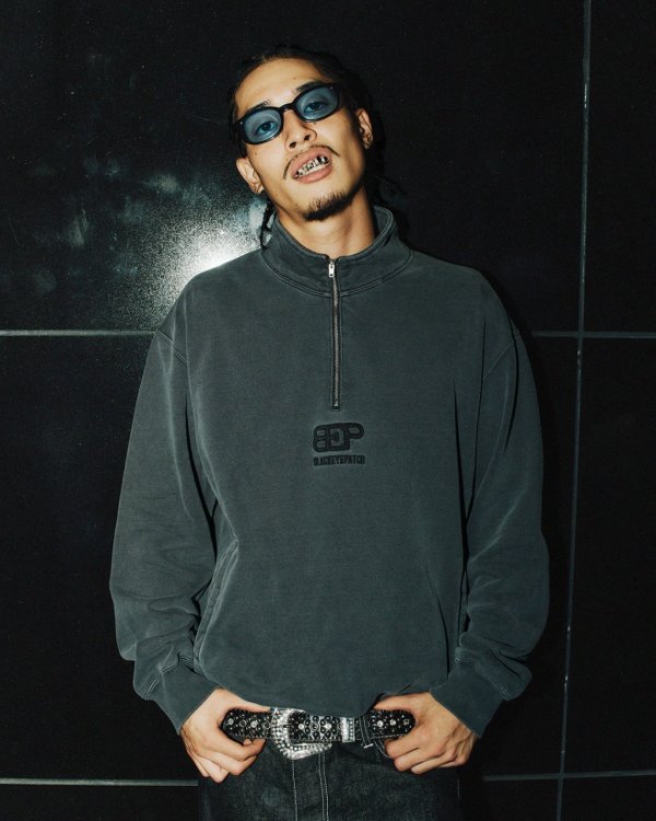 画像3: BlackEyePatch/SUPERCAR LOGO HALF ZIP SWEAT（CHARCOAL）