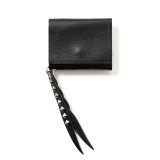 CALEE/PLANE LEATHER MULTI WALLET ＜STUDS CHARM＞（BLACK）［マルチウォレット-24秋冬］