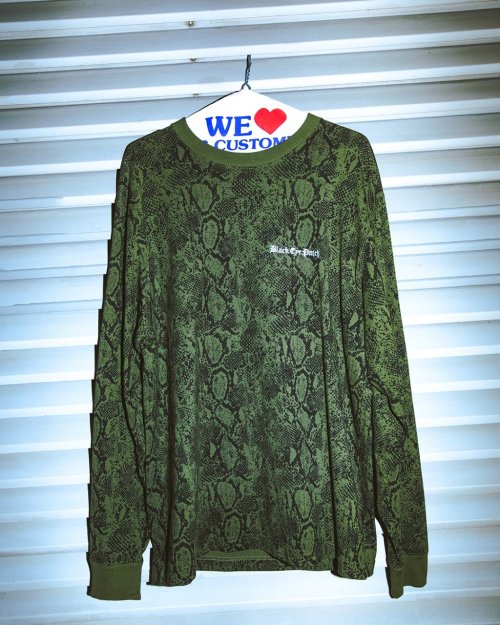 他の写真3: BlackEyePatch/OE LOGO PYTHON L/S TEE（OLIVE）