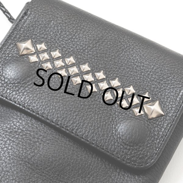 CALEE/STUDS LEATHER SHOULDER POUCH（BLACK）［スタッズレザー