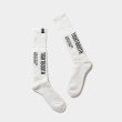 画像1: TIGHTBOOTH/LABEL LOGO HIGH SOCKS（White）［ハイソックス-23秋冬］ (1)