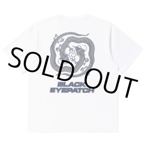 画像: BlackEyePatch/REFLECTIVE DRAGON SWIRL LOGO TEE（WHITE）