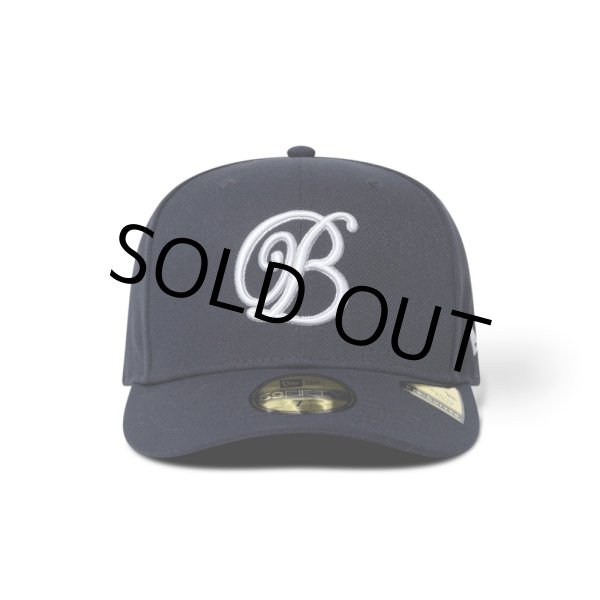 画像1: BlackEyePatch/B EMBELEM PRE CURVED NEW ERA CAP（NAVY） (1)