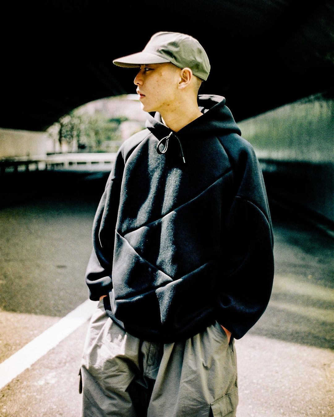 TIGHTBOOTH/SPLICE SMOOTH HOODIE（ブラック） 【40%OFF】［プル 