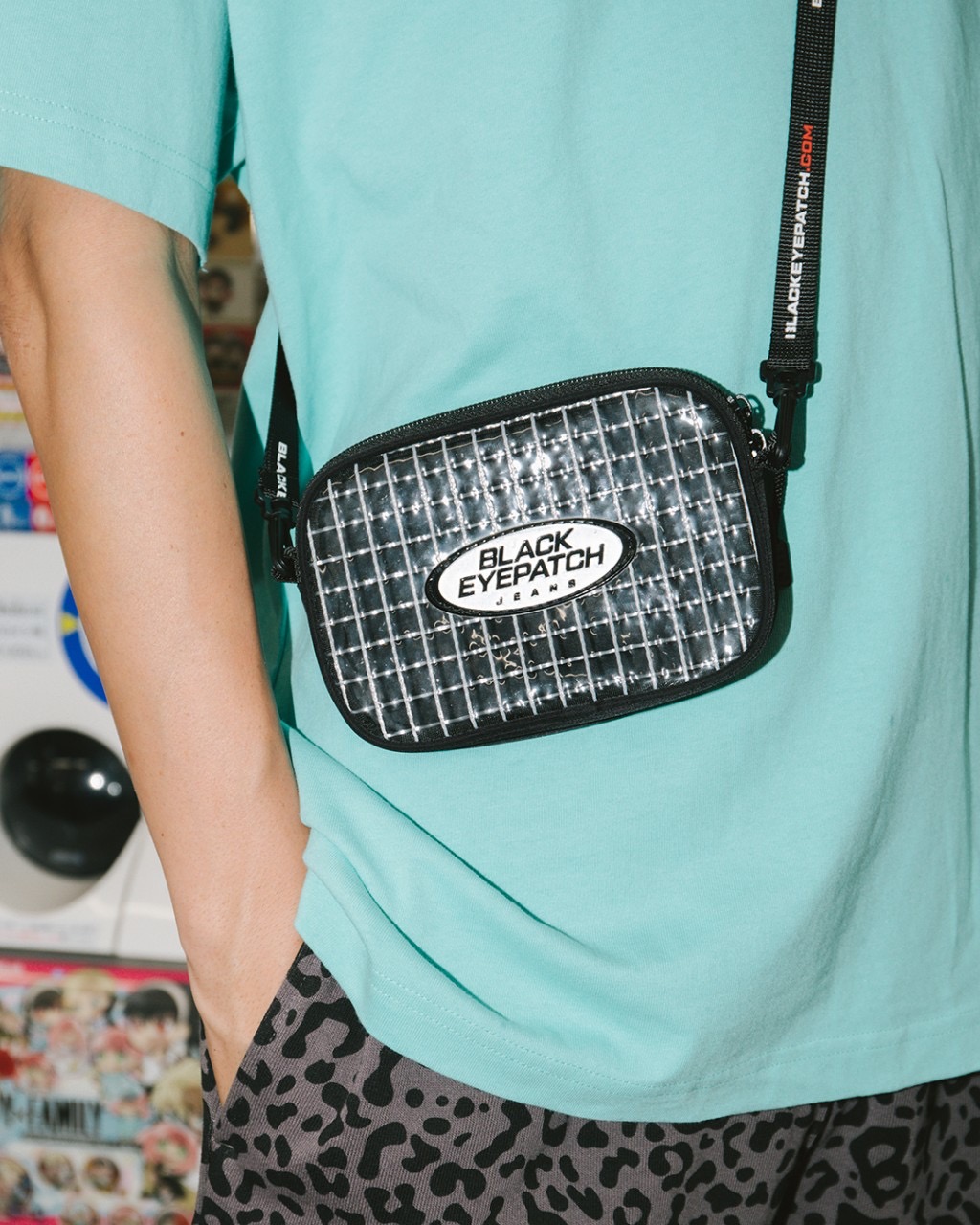 画像: BlackEyePatch/JEANS LOGO PVC SLING BAG（CLEAR）