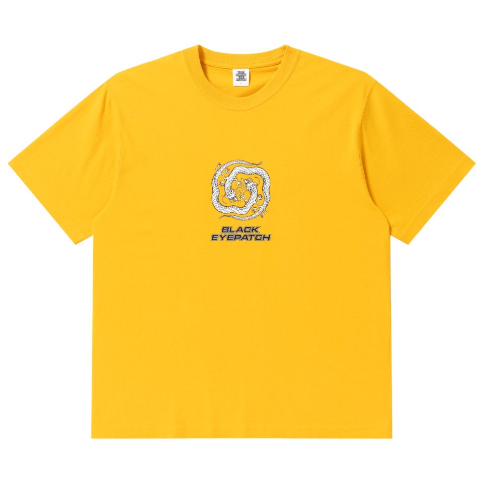 画像: BlackEyePatch/REFLECTIVE DRAGON SWIRL LOGO TEE（MUSTARD）