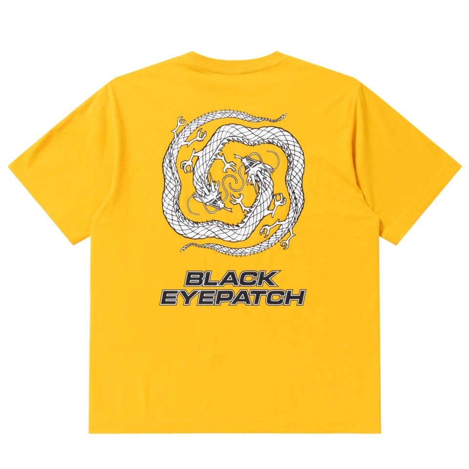 画像: BlackEyePatch/REFLECTIVE DRAGON SWIRL LOGO TEE（MUSTARD）