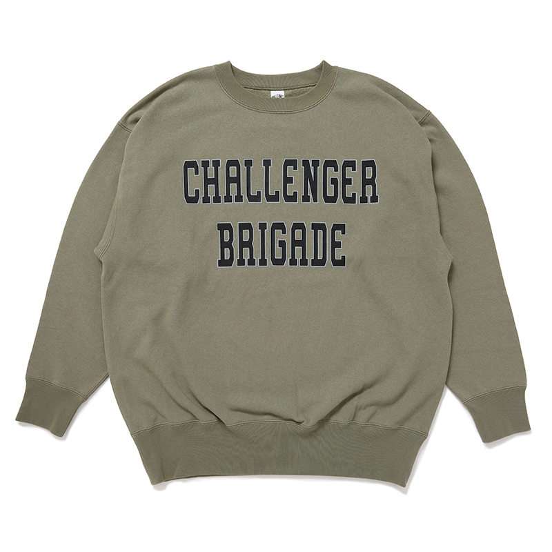 画像1: CHALLENGER/COLLEGE LOGO C/N SWEAT（KHAKI）［クルーネックスウェット-24秋冬］ (1)