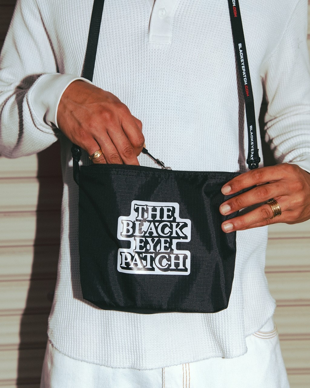 画像: BlackEyePatch/OG LABEL NYLON SHOULDER POUCH（BLACK）