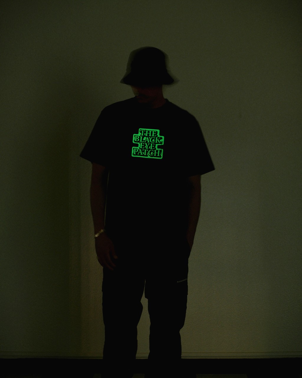 画像: BlackEyePatch/GLOW IN THE DARK OG LABEL TEE（BLACK）