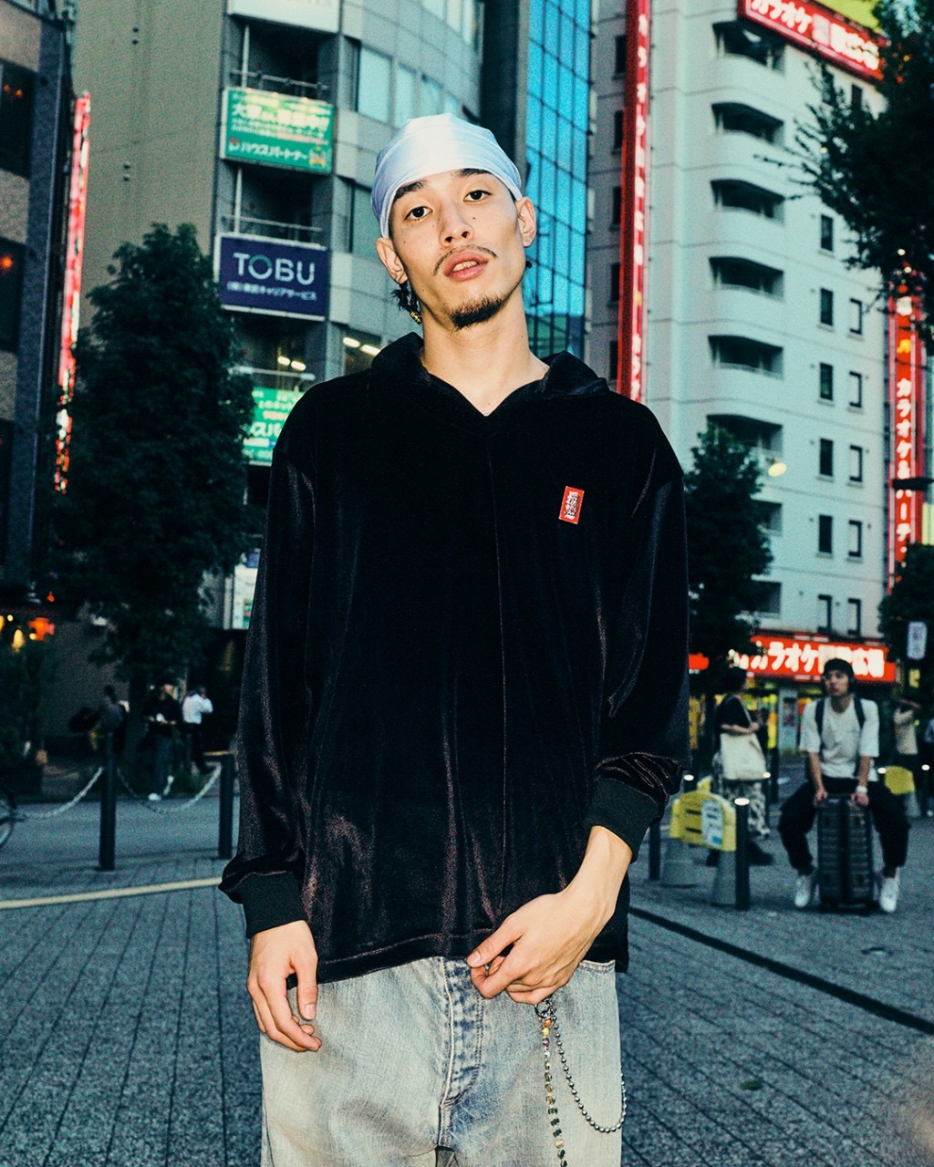 画像: BlackEyePatch/SMALL HWC COLLARED VELOUR PULLOVER（BLACK）