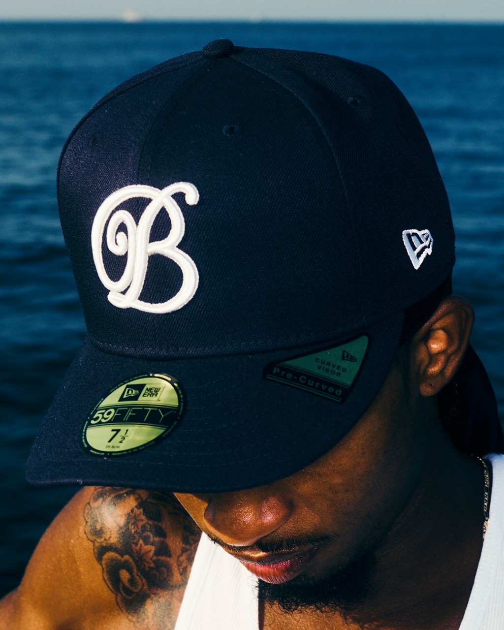 画像: BlackEyePatch/B EMBELEM PRE CURVED NEW ERA CAP（NAVY）