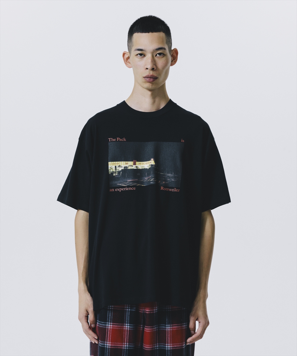 画像: 【25春夏ご予約受付中！25年4月入荷予定】ROTTWEILER/CAL NIGHT PHOTO TEE（BLACK）［プリントT-25春夏］