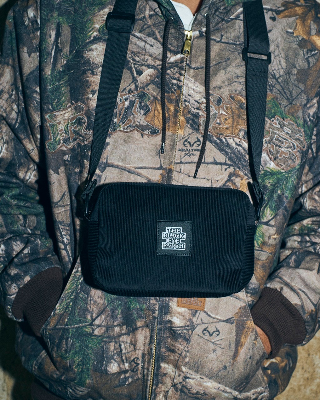 画像: BlackEyePatch/OG LABEL CORDUROY SHOULDER BAG（BLACK）