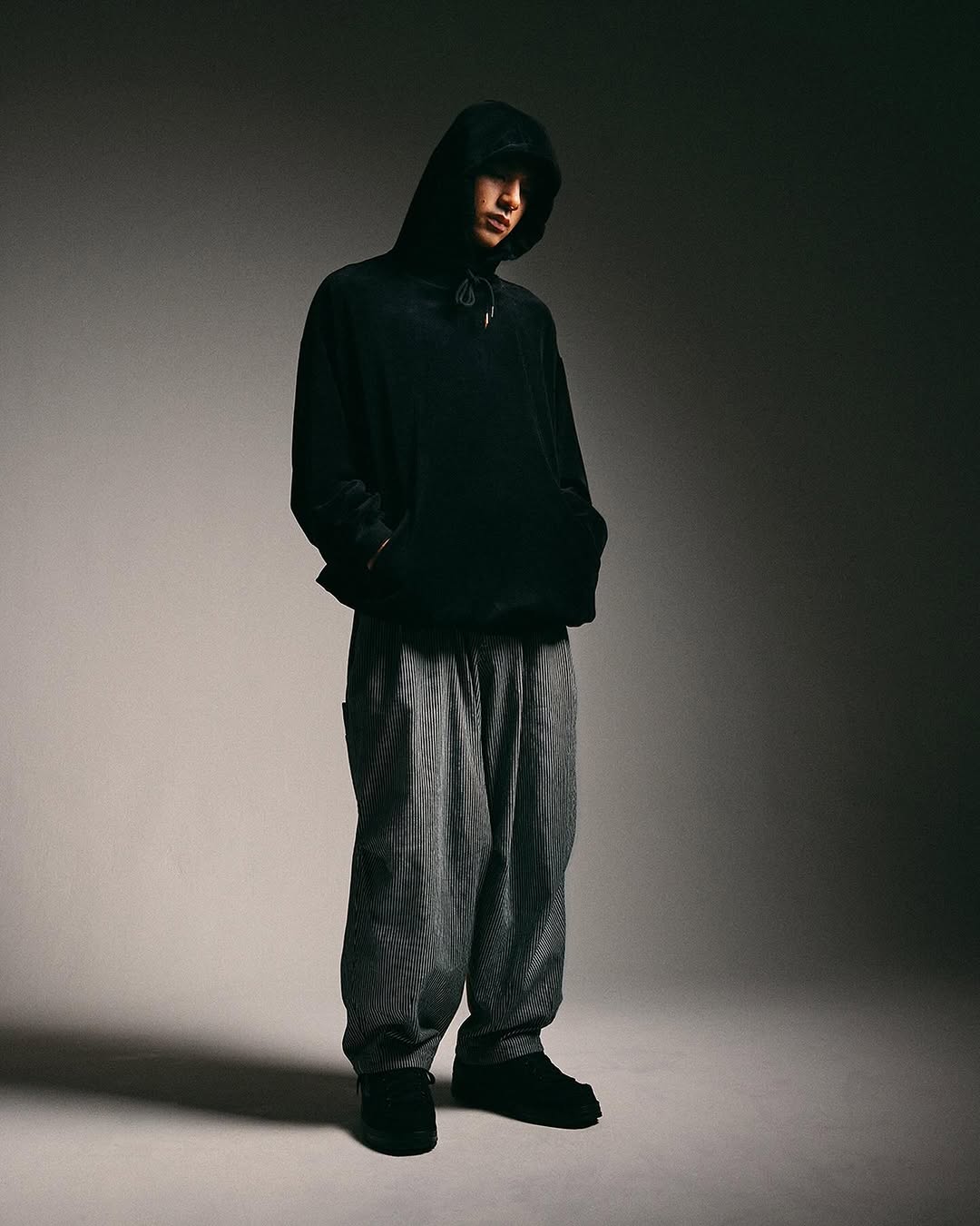 画像: TIGHTBOOTH/VELOUR PULLOVER HOODIE（Black）［ベロアプルオーバーフーディー-25春夏］